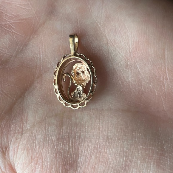 Leo / Lion gold pendant - Picture 3 of 4